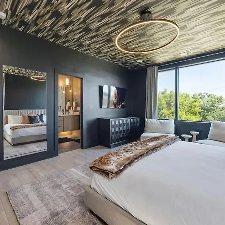 Holiday home Luxe-elevate-modern Luxury-stunning Views *