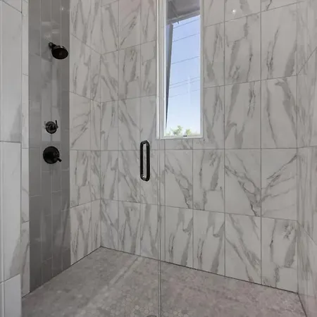 Luxe-elevate-modern Luxury-stunning Views Nashville
