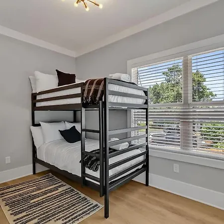 Holiday home Tenor - Private Rooftop - 8 Mins To Broadway Nashville