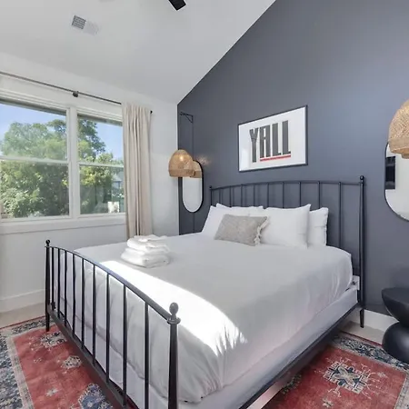 Luxe-elevate-modern Luxury-stunning Views *