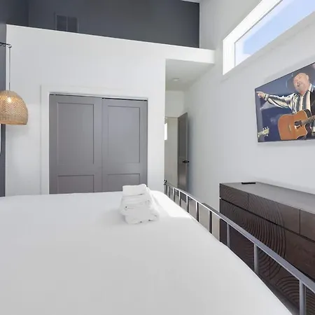 Luxe-elevate-modern Luxury-stunning Views Nashville