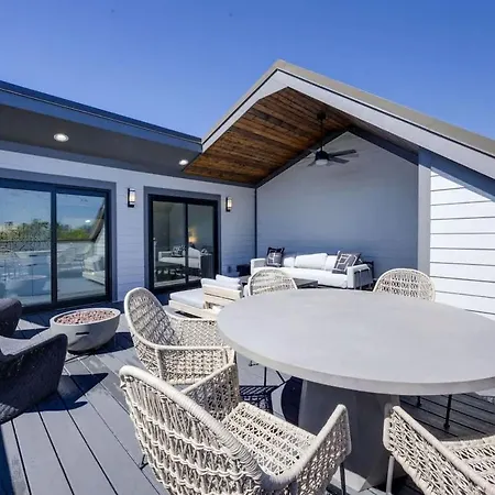 Luxe-elevate-modern Luxury-stunning Views *