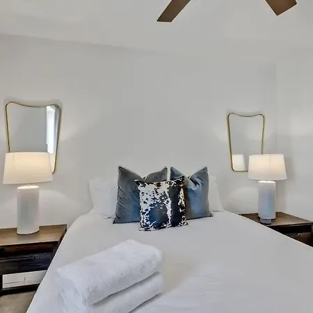 Euphony - Designer Furnishings - 5 Mins To Broadway Holiday home