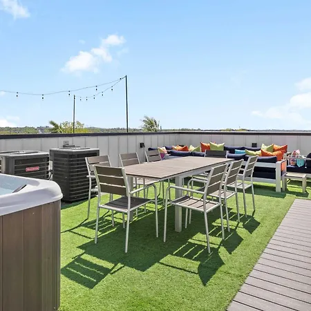 Sounds Like Fun Stunning Views 5 Miles To Dt Holiday home *