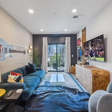 Holiday home Hyve - Harmony Strum - Walk To Broadway - Pool & Gym *
