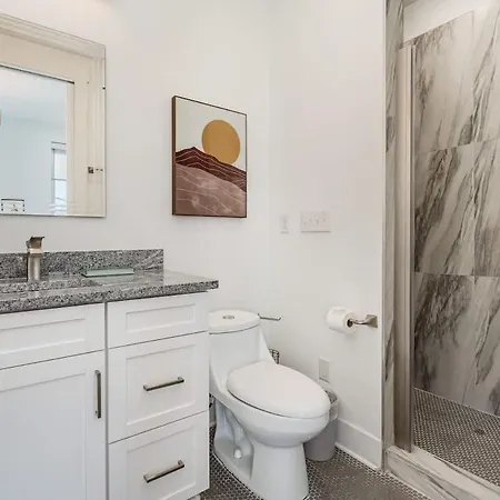 Gallatin Retreat-private Balcony-in East Nashville