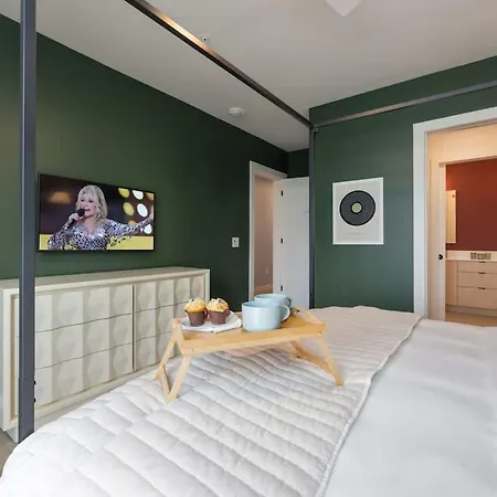 Holiday home Hyve-the Dolly Parton Experience-private Balcony *