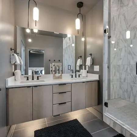 Enchant - Stunning Views - Modern Luxe *