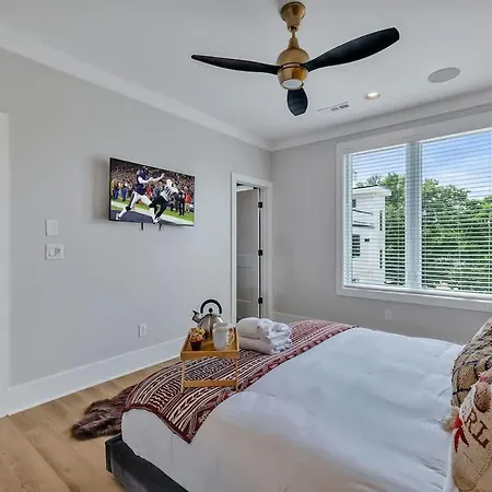 Holiday home Resonant - 2 Townhomes - 2 Private Rooftop Decks