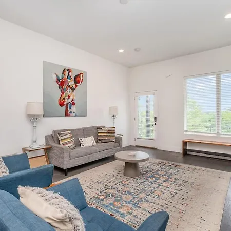 Holiday home Double Time - Ping-pong Table - Mins To Germantown *