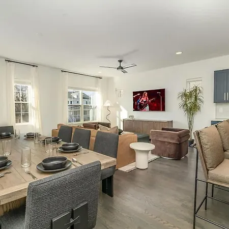 Sunspire-private Deck-in East Nashville