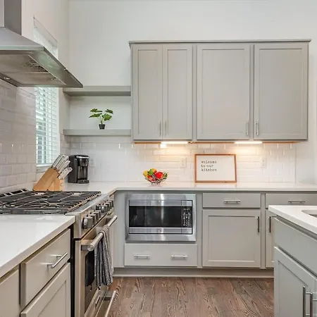 Holiday home Double Time - Ping-pong Table - Mins To Germantown *