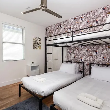 Riff & Rest - 2 Stylish Homes - Mins To Germantown Holiday home *