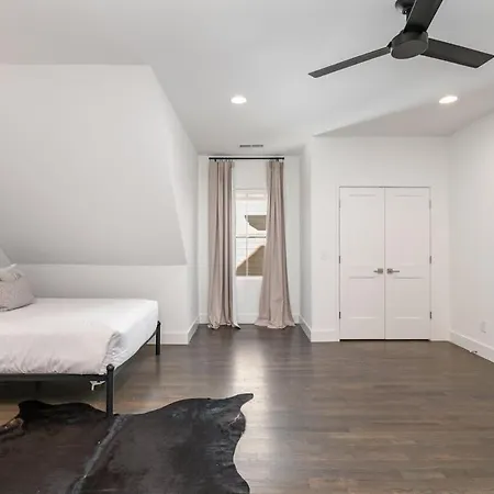 Sunspire-private Deck-in East *