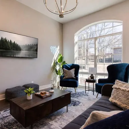 West End Dreams-2 Homes-6 Mins To Broadway
