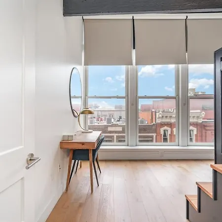Holiday home The Saddlery-playlist-2 Units-walk To Broadway