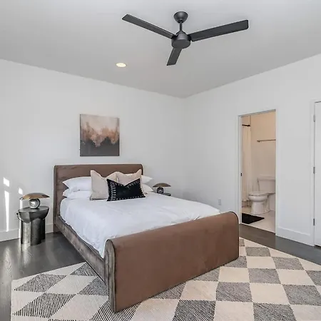 Sunspire-private Deck-in East Nashville