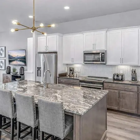 2 Townhomes - Sleeps 24-rooftop Patios *