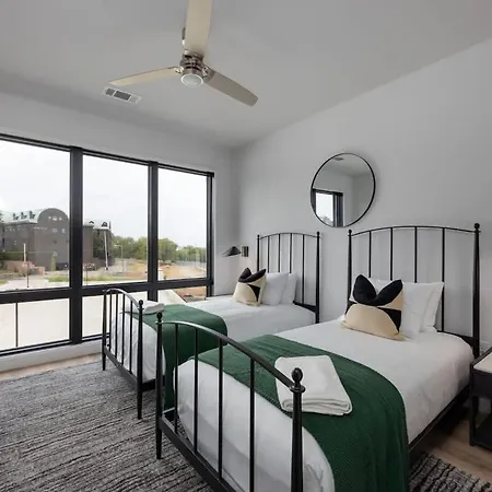 Gaia - Odyssey - 4 Units - Heart Of Midtown *