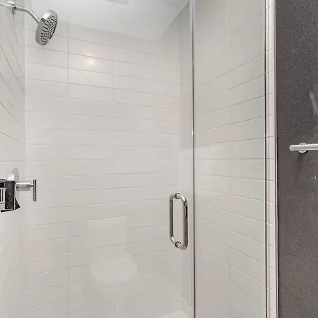 Holiday home Hyve - Neon Lights - Pool & Gym - Walk To Broadway Nashville