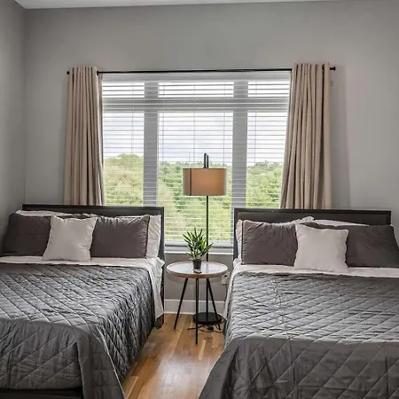 Holiday home Spacious House With Serene Skyline Views Nashville