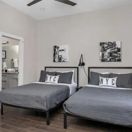 Brand New Side By Side Homes - Sleeps 24 Guests