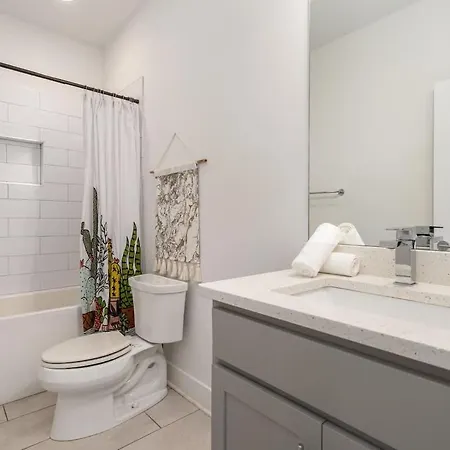 Hurst House - 4 Stylish Homes - Mins To Germantown Holiday home Nashville