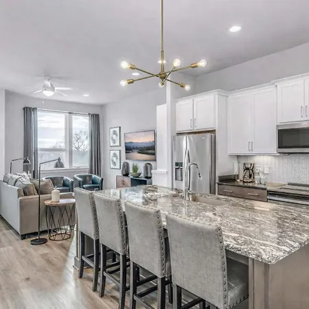 2 Townhomes - Sleeps 24-rooftop Patios Nashville
