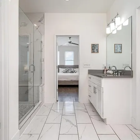 Riff & Rest - 2 Stylish Homes - Mins To Germantown Holiday home