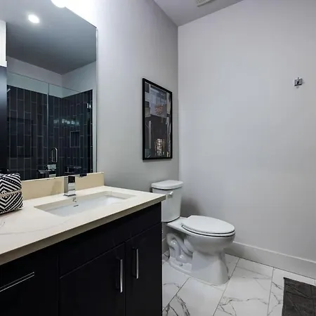Twin Notes - Odyssey - 2 Units - Mins To Broadway Holiday home Nashville