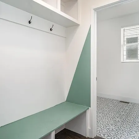 Riff & Rest - 2 Stylish Homes - Mins To Germantown Holiday home