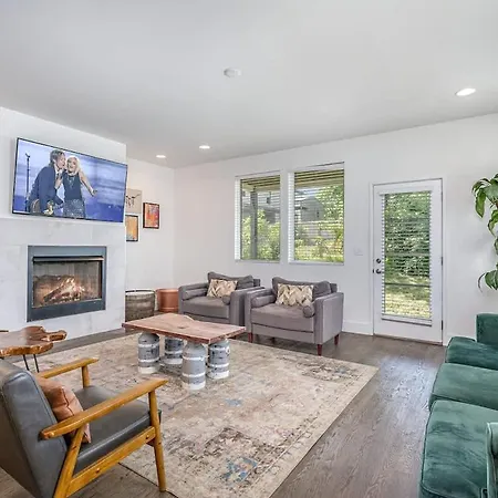 Hurst House - 4 Stylish Homes - Mins To Germantown Holiday home *