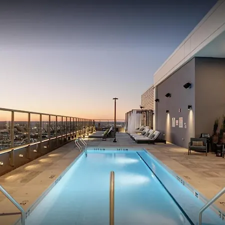 Landing Stunning 2Bd Rooftop Lounge Gym *