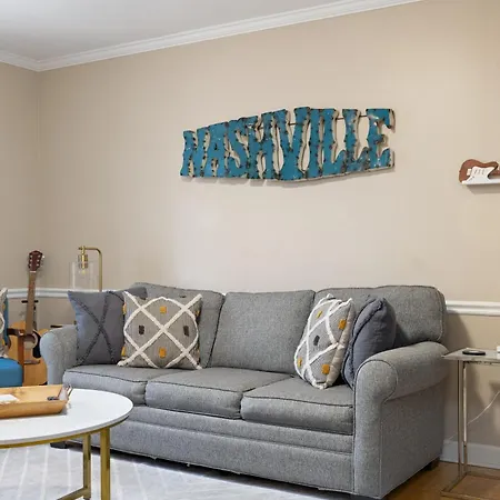 Of Downtown Nashville! Apartment