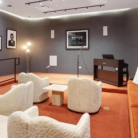 Landing Stunning 2Bd Rooftop Lounge Gym Apartment Nashville