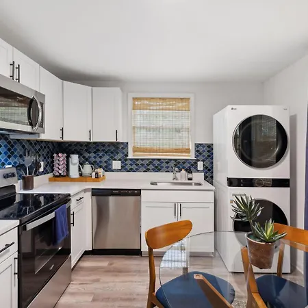 Vibey Unit In Duplex * Nashville