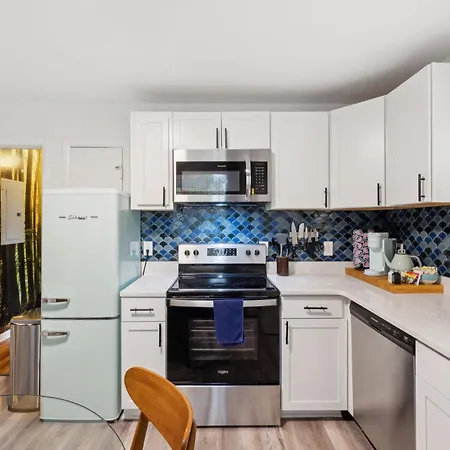 Vibey Unit In Duplex Apartment Nashville