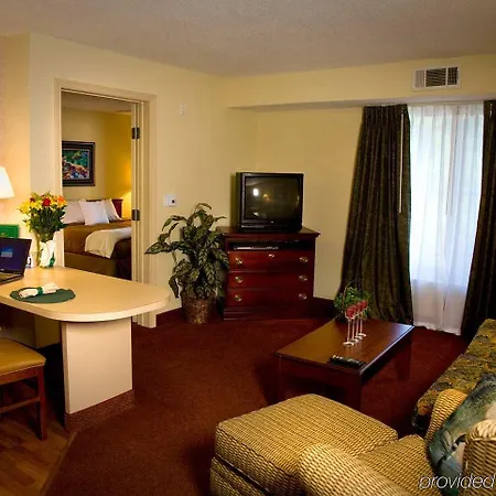 Homewood Airport 3*