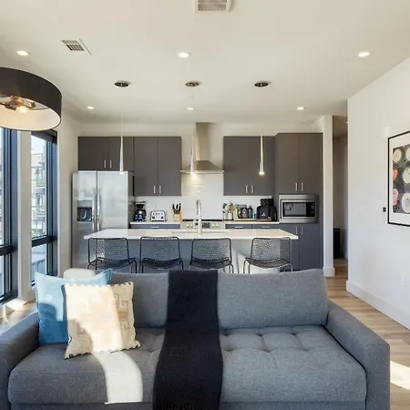 New Modern 2bdr In Walkable Midtown W Gym Pool Honkey-tonk By Avantstay * Nashville
