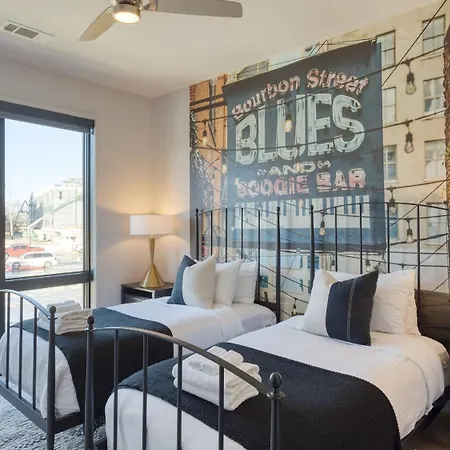 New Modern 2bdr In Walkable Midtown W Gym Pool Honkey-tonk By Avantstay Holiday home Nashville