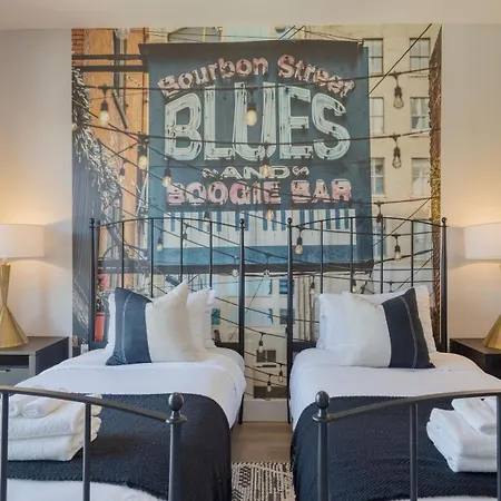 New Modern 2bdr In Walkable Midtown W Gym Pool Honkey-tonk By Avantstay Nashville