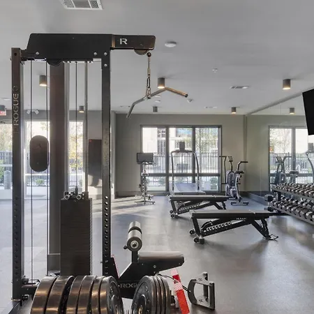 Holiday home New Modern 2bdr In Walkable Midtown W Gym Pool Honkey-tonk By Avantstay *