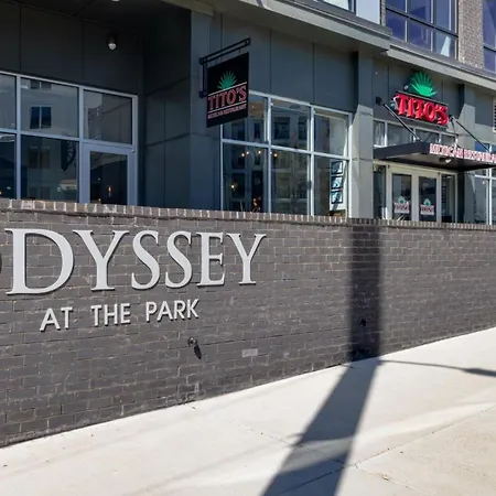 New Modern 2bdr In Walkable Midtown W Gym Pool Honkey-tonk By Avantstay Holiday home Nashville