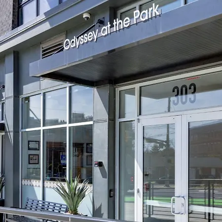 New Modern 2bdr In Walkable Midtown W Gym Pool Honkey-tonk By Avantstay Holiday home