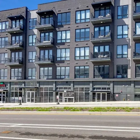 New Modern 2bdr In Walkable Midtown W Gym Pool Honkey-tonk By Avantstay Nashville