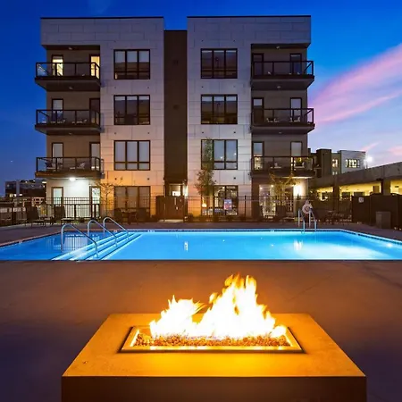 New Modern 2bdr In Walkable Midtown W Gym Pool Honkey-tonk By Avantstay * Nashville