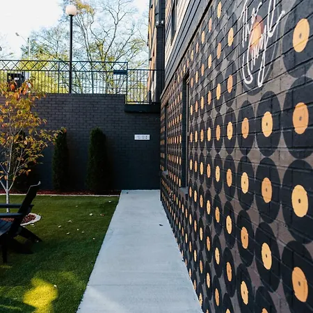 The Vinyl At Music Row - 1 Bedroom *