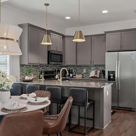 The Edgehill House - Close To Belmont & Vanderbilt Holiday home *