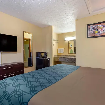 Econo North Motel 3*
