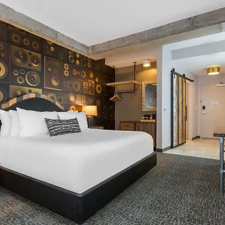 Hotel Cambria Downtown